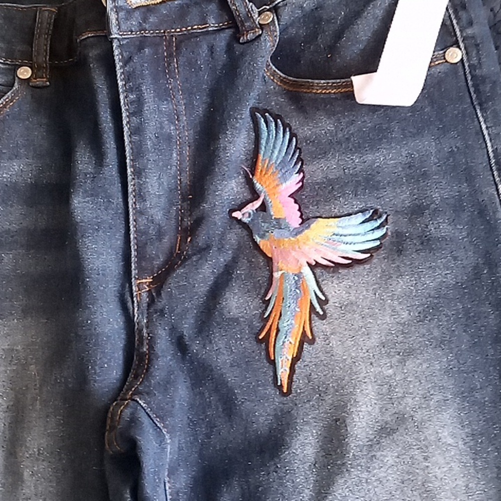 New Tahari Jeans With Embroidery Bird On Front And Flower On Back Pocket... - Picture 4 of 5